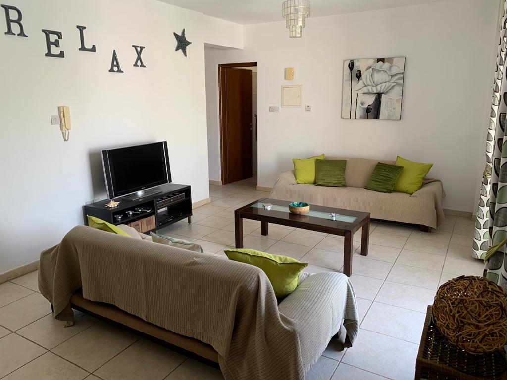 Stunning 2 bedroom penthouse apartment with wifi and large patio licence 0001713